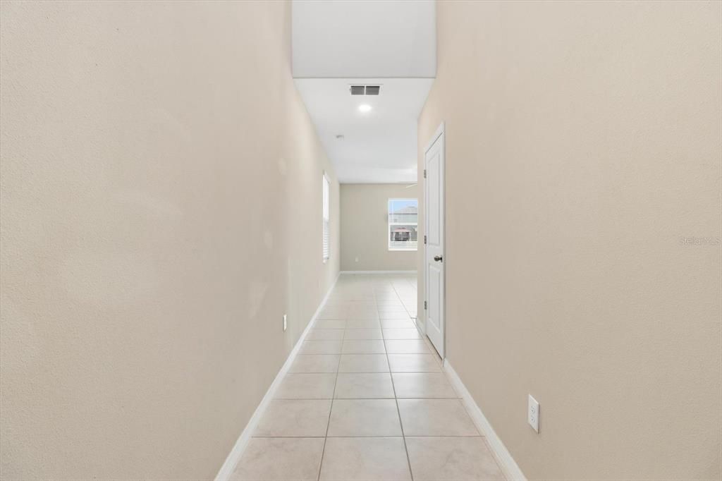 На продажу: $320,900 (4 спален, 2 ванн, 1881 Квадратных фут)