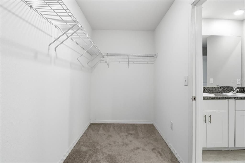 На продажу: $320,900 (4 спален, 2 ванн, 1881 Квадратных фут)