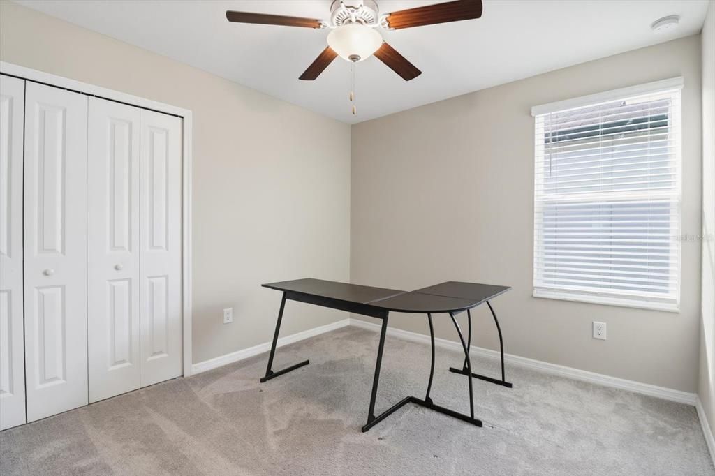 На продажу: $320,900 (4 спален, 2 ванн, 1881 Квадратных фут)