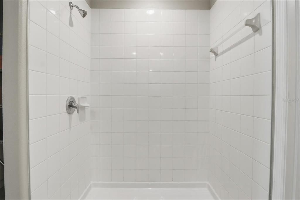 На продажу: $320,900 (4 спален, 2 ванн, 1881 Квадратных фут)