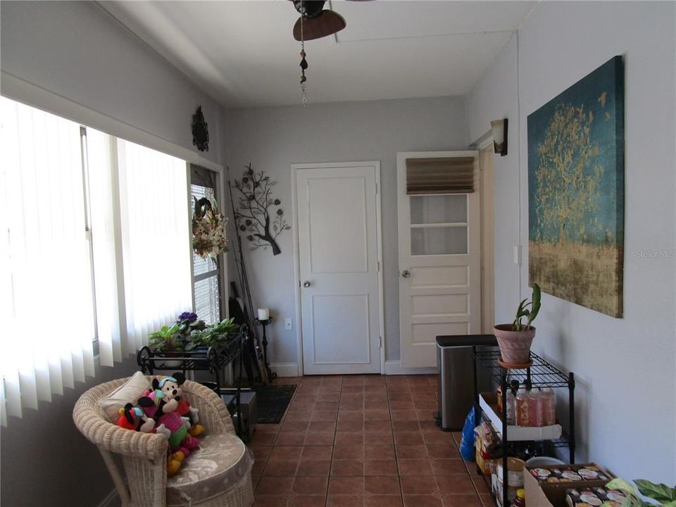 For Sale: $143,000 (2 beds, 2 baths, 870 Square Feet)