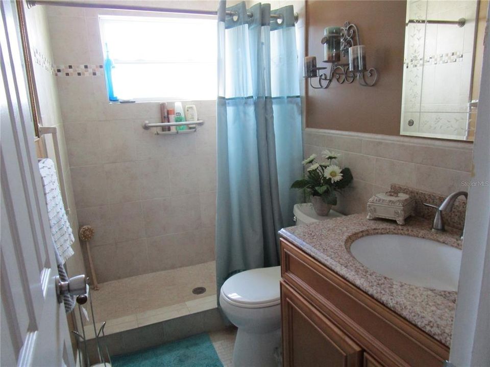 For Sale: $143,000 (2 beds, 2 baths, 870 Square Feet)