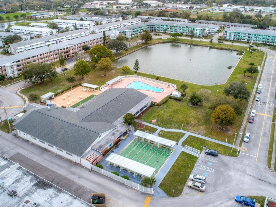 For Sale: $143,000 (2 beds, 2 baths, 870 Square Feet)