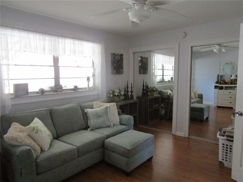 For Sale: $143,000 (2 beds, 2 baths, 870 Square Feet)