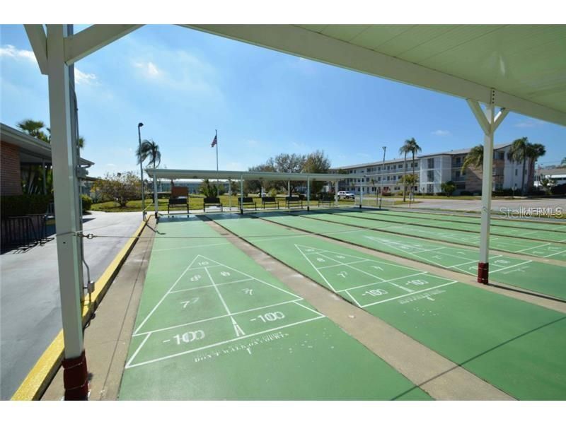 For Sale: $143,000 (2 beds, 2 baths, 870 Square Feet)