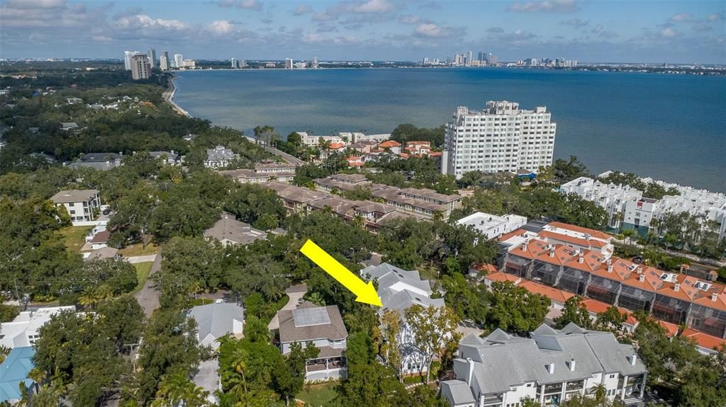 Activo con contrato: $715,000 (3 camas, 3 baños, 2354 Pies cuadrados)