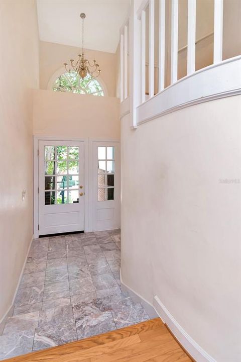 Activo con contrato: $715,000 (3 camas, 3 baños, 2354 Pies cuadrados)