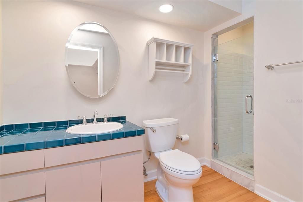 Activo con contrato: $715,000 (3 camas, 3 baños, 2354 Pies cuadrados)