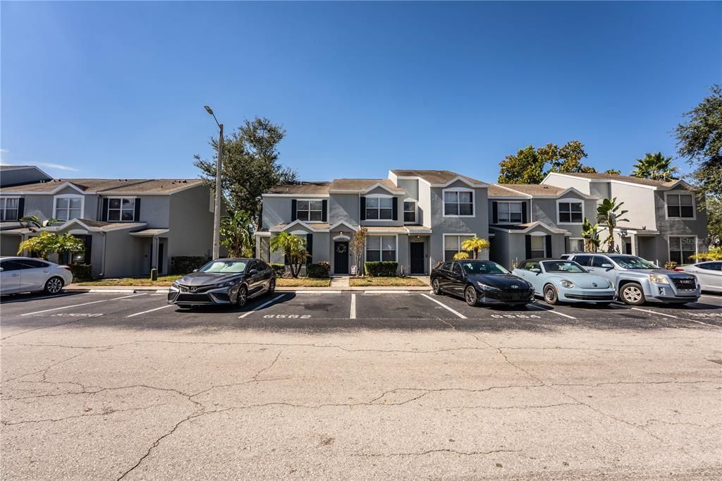 Под контрактом: $217,500 (2 спален, 2 ванн, 1360 Квадратных фут)