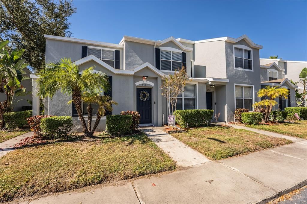 Под контрактом: $217,500 (2 спален, 2 ванн, 1360 Квадратных фут)