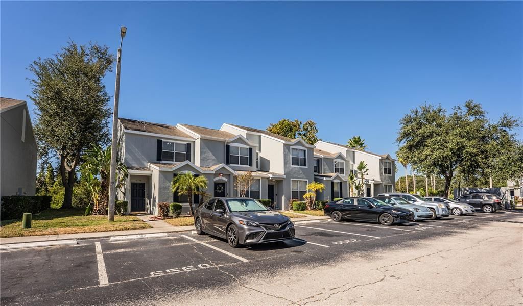 Под контрактом: $217,500 (2 спален, 2 ванн, 1360 Квадратных фут)