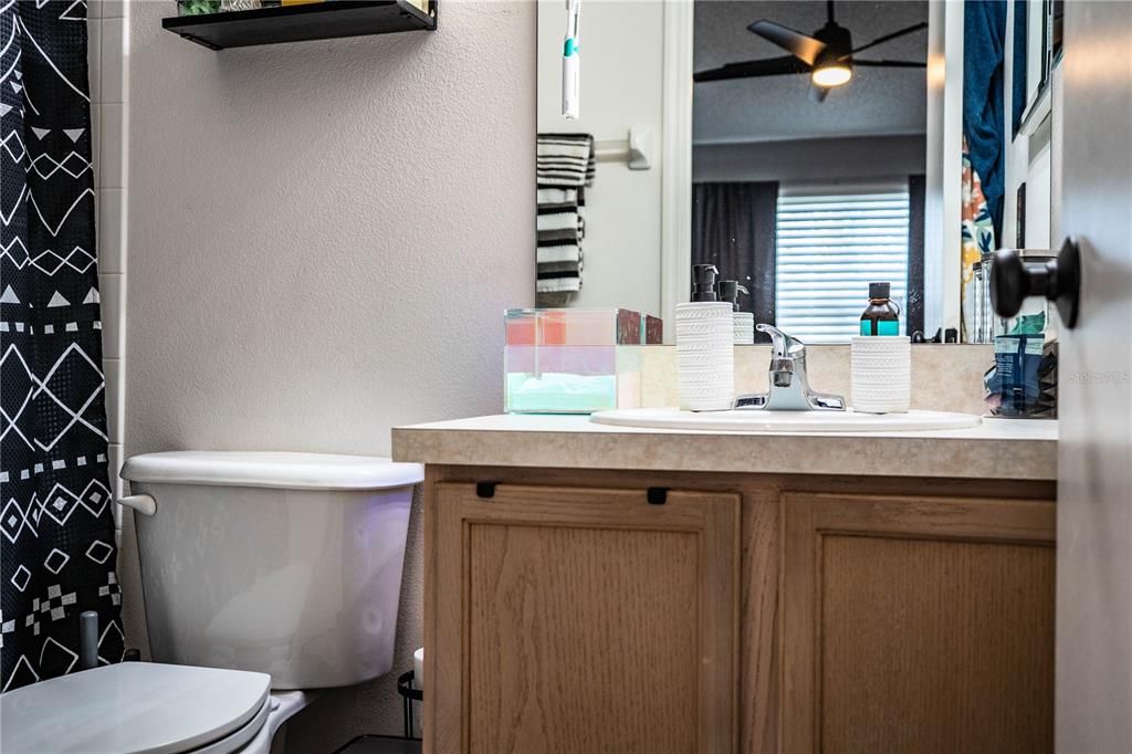 Под контрактом: $217,500 (2 спален, 2 ванн, 1360 Квадратных фут)