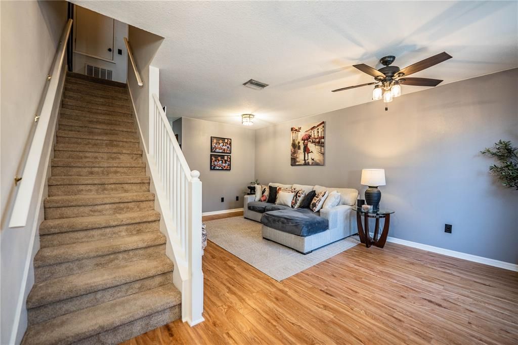 Под контрактом: $217,500 (2 спален, 2 ванн, 1360 Квадратных фут)