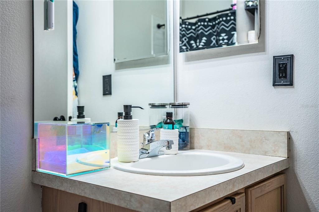 Под контрактом: $217,500 (2 спален, 2 ванн, 1360 Квадратных фут)