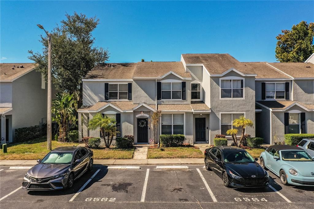 Под контрактом: $217,500 (2 спален, 2 ванн, 1360 Квадратных фут)