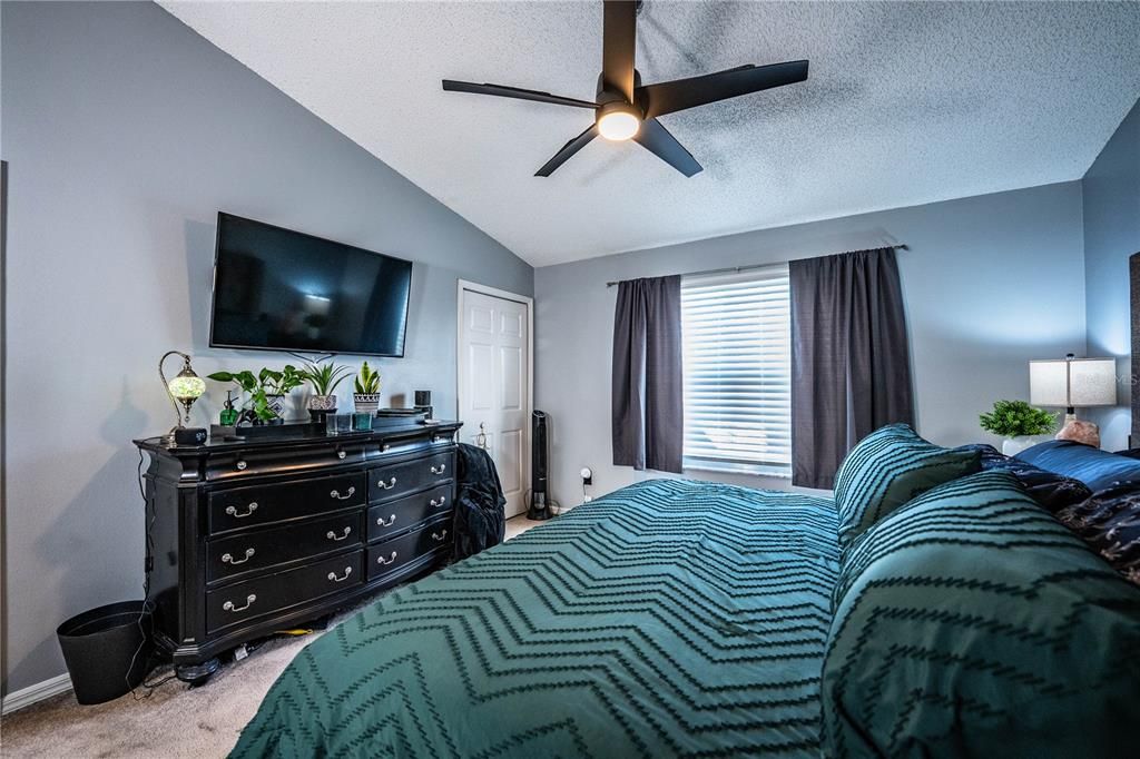 Под контрактом: $217,500 (2 спален, 2 ванн, 1360 Квадратных фут)