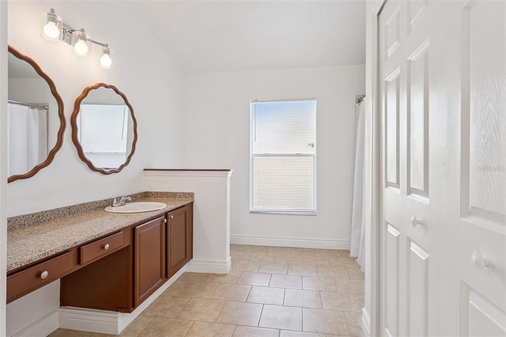 Activo con contrato: $334,900 (3 camas, 2 baños, 1614 Pies cuadrados)