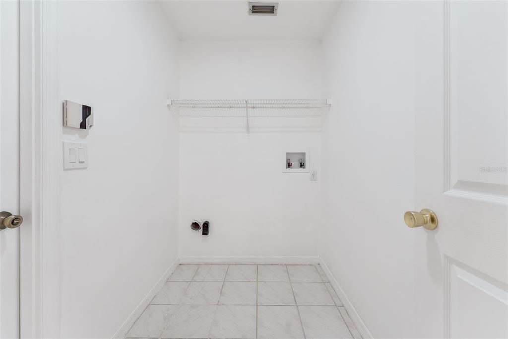 Activo con contrato: $334,900 (3 camas, 2 baños, 1614 Pies cuadrados)