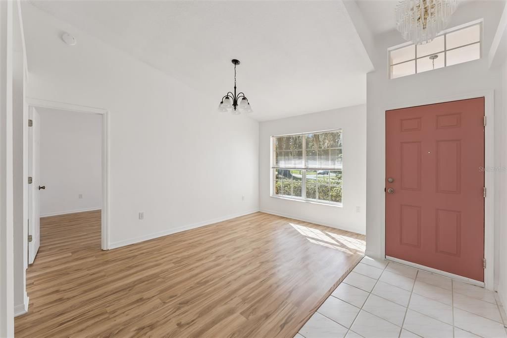 Activo con contrato: $334,900 (3 camas, 2 baños, 1614 Pies cuadrados)