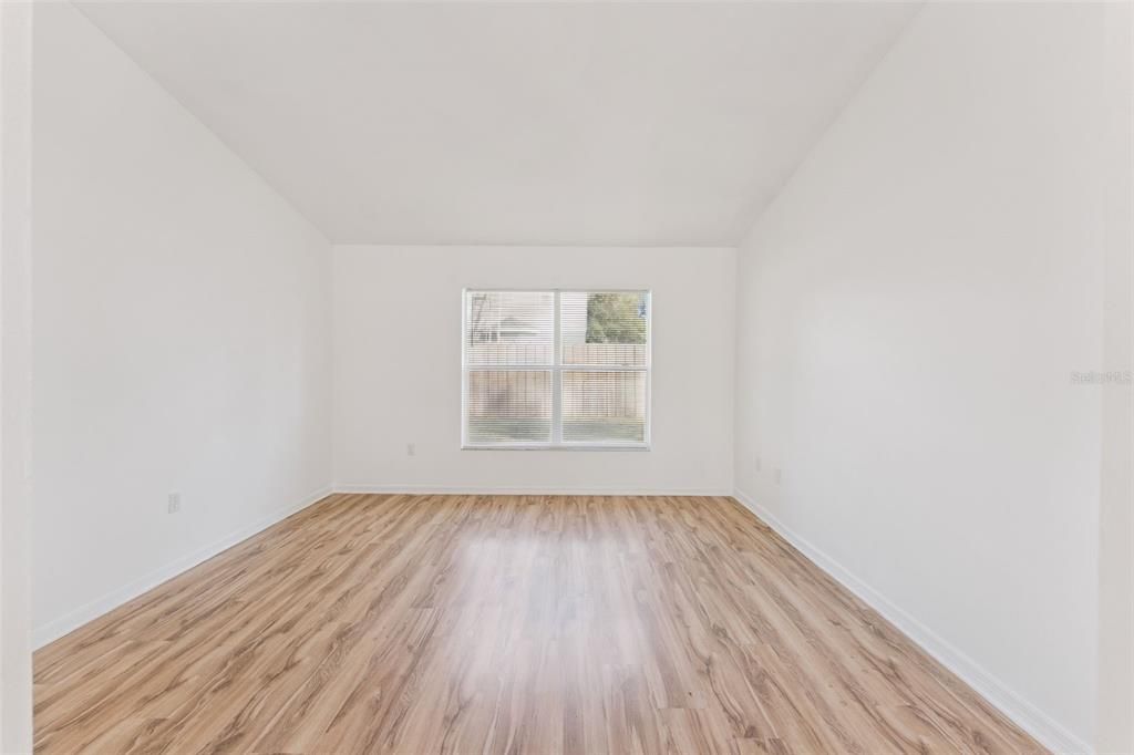 Activo con contrato: $334,900 (3 camas, 2 baños, 1614 Pies cuadrados)