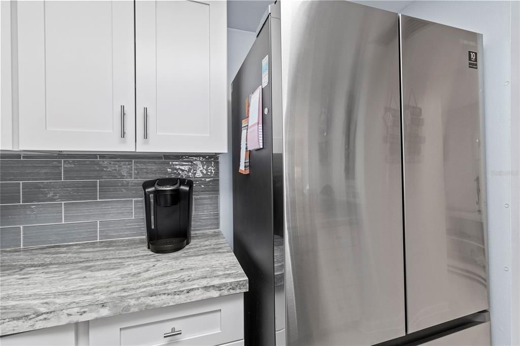 For Sale: $699,000 (2 beds, 2 baths, 1010 Square Feet)