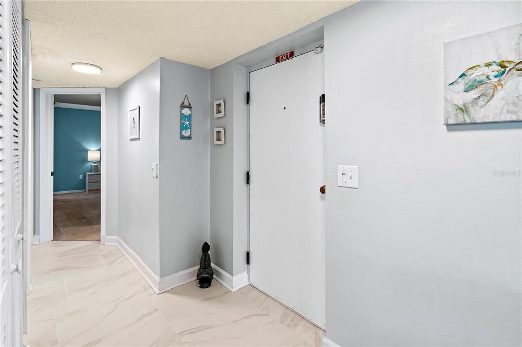 For Sale: $699,000 (2 beds, 2 baths, 1010 Square Feet)