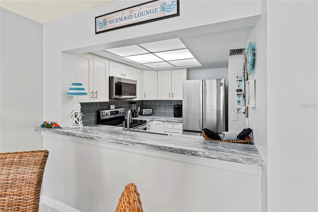 For Sale: $699,000 (2 beds, 2 baths, 1010 Square Feet)