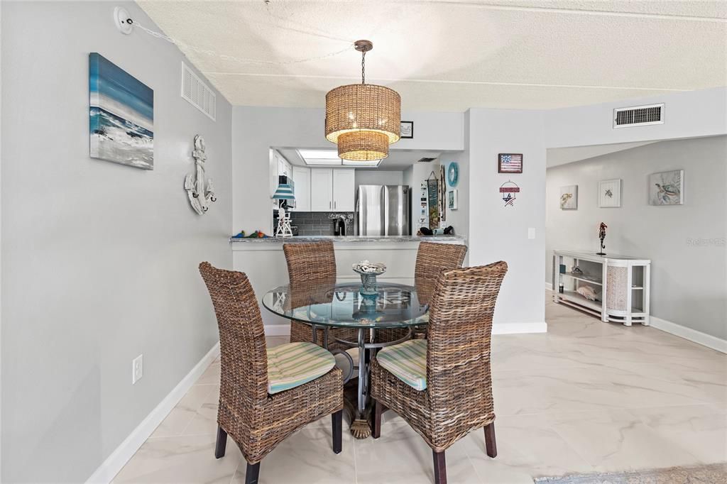 For Sale: $699,000 (2 beds, 2 baths, 1010 Square Feet)