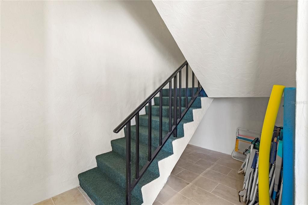 For Sale: $699,000 (2 beds, 2 baths, 1010 Square Feet)