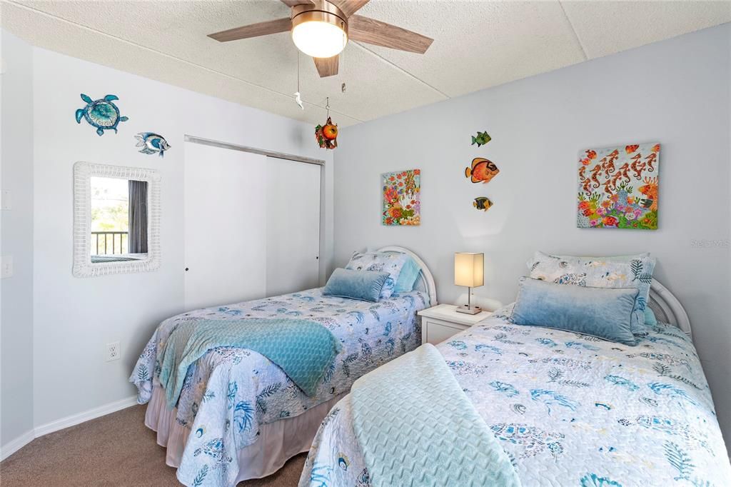 For Sale: $699,000 (2 beds, 2 baths, 1010 Square Feet)