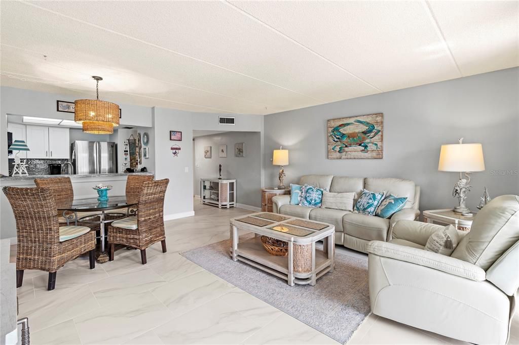 For Sale: $699,000 (2 beds, 2 baths, 1010 Square Feet)