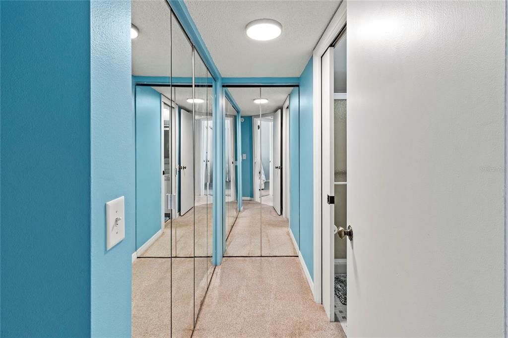 For Sale: $699,000 (2 beds, 2 baths, 1010 Square Feet)