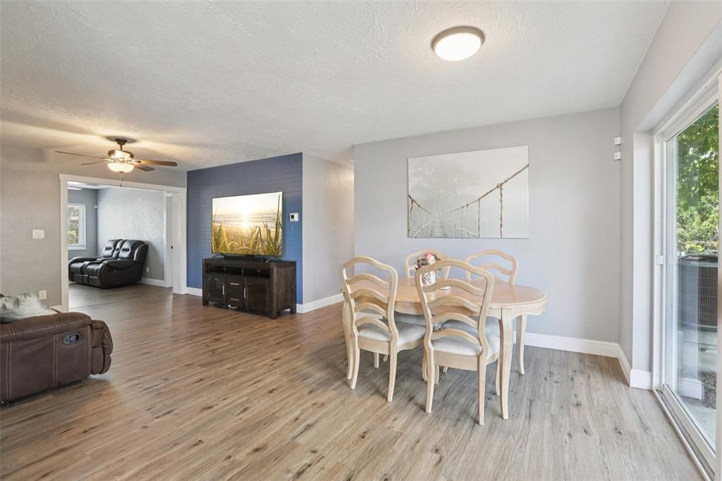 For Sale: $375,000 (3 beds, 2 baths, 1533 Square Feet)