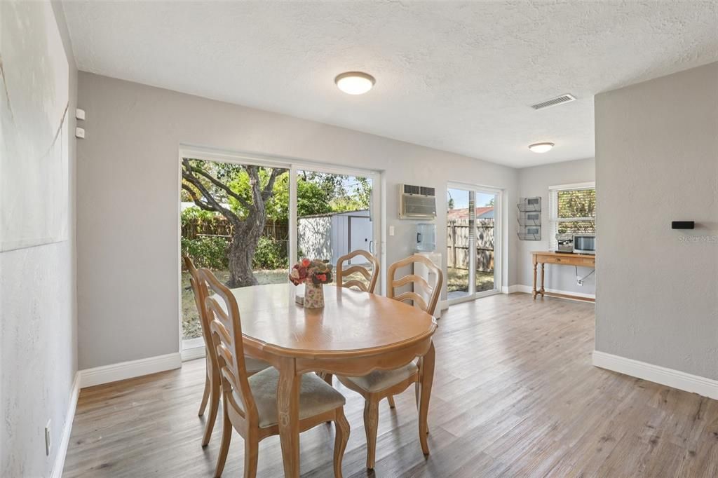 For Sale: $375,000 (3 beds, 2 baths, 1533 Square Feet)