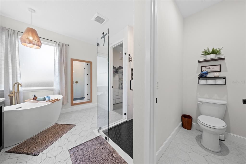 For Sale: $499,900 (4 beds, 3 baths, 2343 Square Feet)