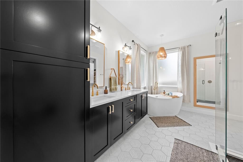 For Sale: $499,900 (4 beds, 3 baths, 2343 Square Feet)