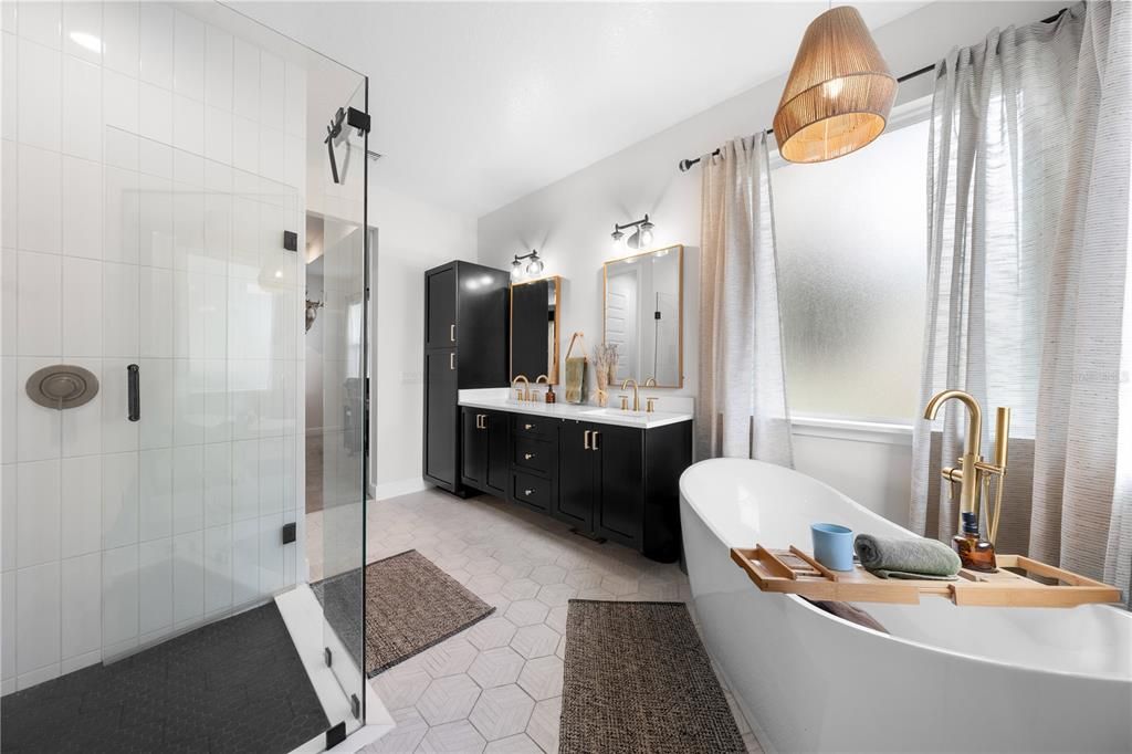 For Sale: $499,900 (4 beds, 3 baths, 2343 Square Feet)