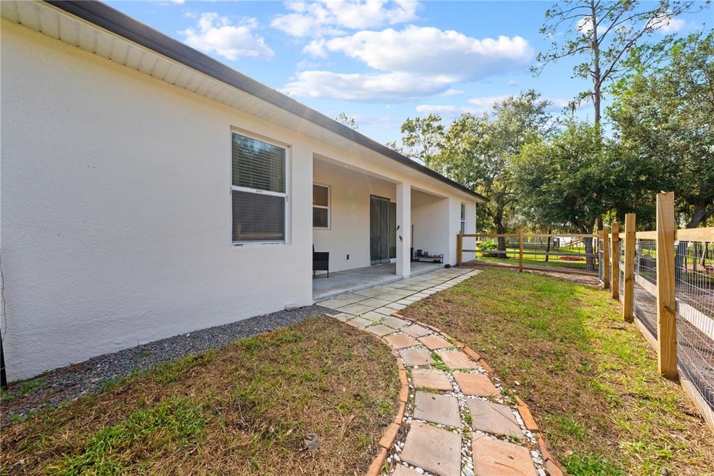 For Sale: $499,900 (4 beds, 3 baths, 2343 Square Feet)