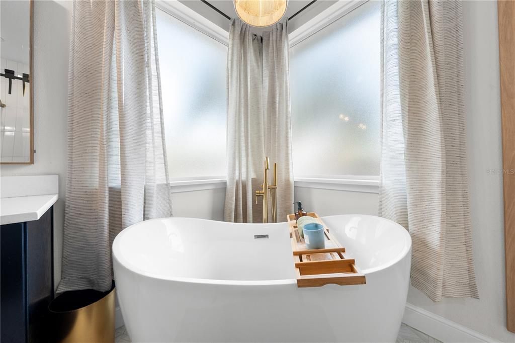 For Sale: $499,900 (4 beds, 3 baths, 2343 Square Feet)