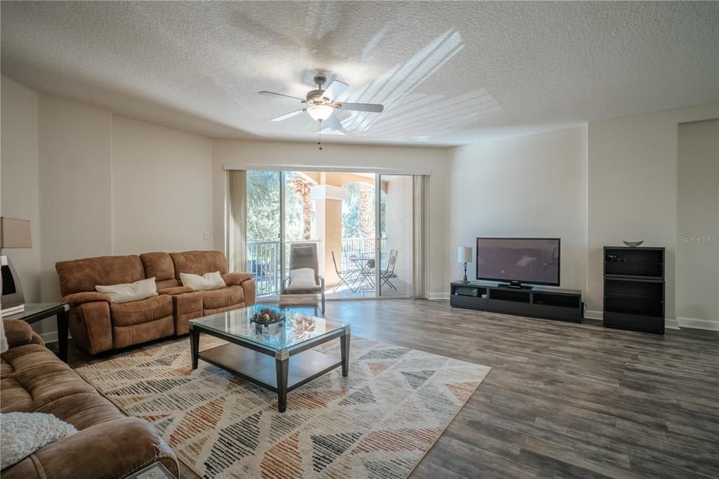 For Sale: $420,000 (3 beds, 2 baths, 2010 Square Feet)