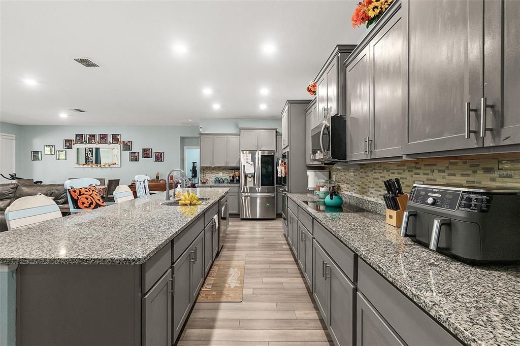 For Sale: $515,000 (4 beds, 3 baths, 3121 Square Feet)