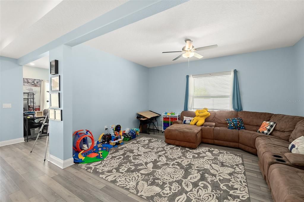 For Sale: $515,000 (4 beds, 3 baths, 3121 Square Feet)