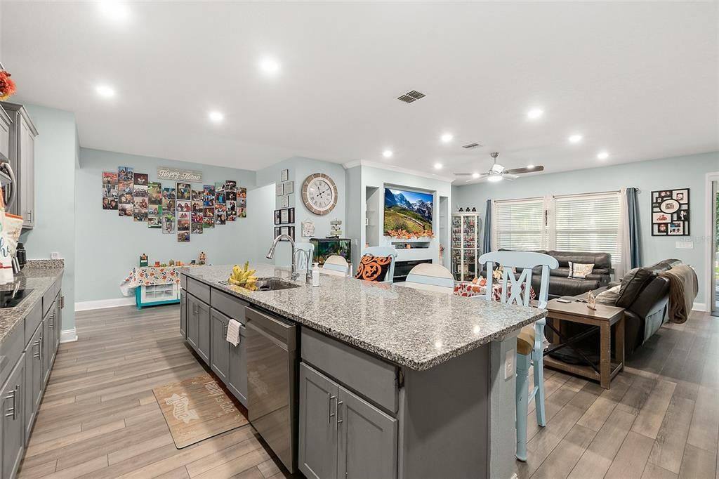 For Sale: $515,000 (4 beds, 3 baths, 3121 Square Feet)