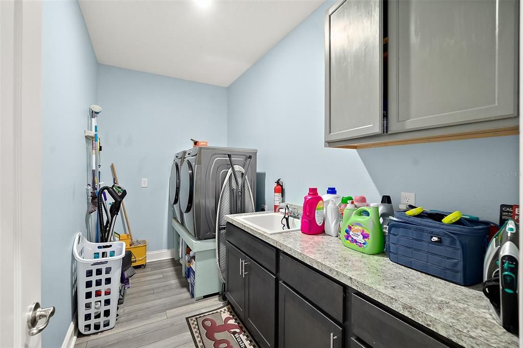 For Sale: $515,000 (4 beds, 3 baths, 3121 Square Feet)