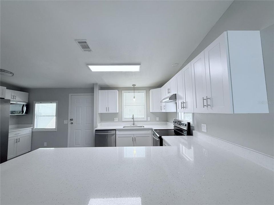 На продажу: $220,000 (3 спален, 2 ванн, 974 Квадратных фут)