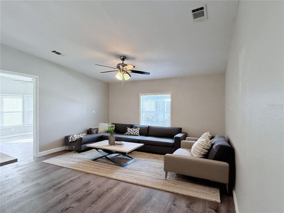 На продажу: $220,000 (3 спален, 2 ванн, 974 Квадратных фут)