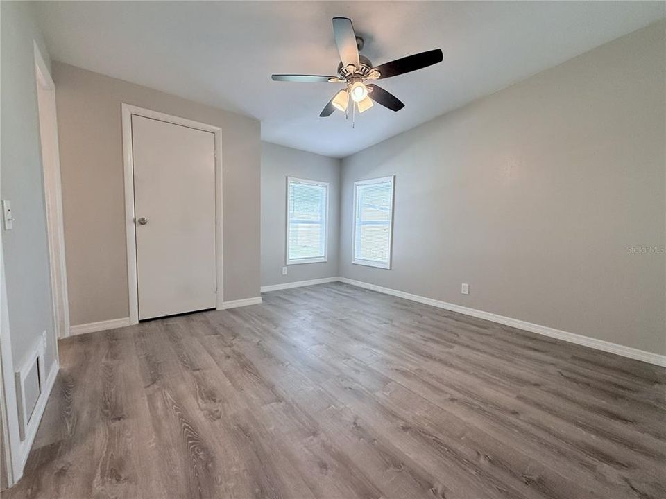 На продажу: $220,000 (3 спален, 2 ванн, 974 Квадратных фут)