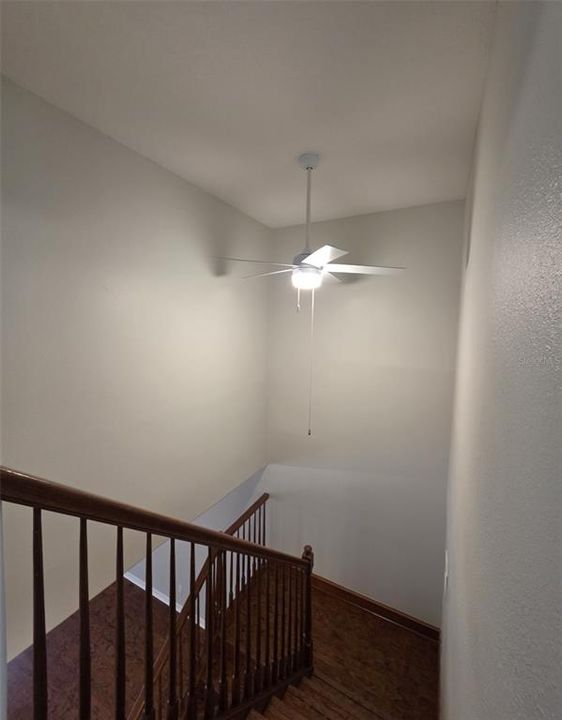 Activo con contrato: $439,000 (3 camas, 2 baños, 2049 Pies cuadrados)