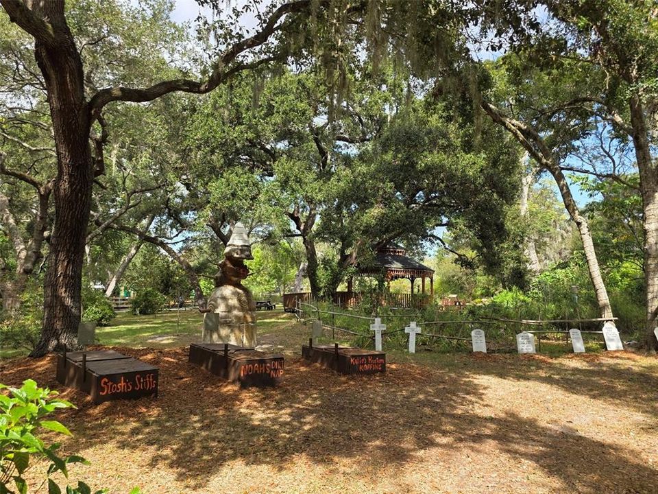 Activo con contrato: $439,000 (3 camas, 2 baños, 2049 Pies cuadrados)