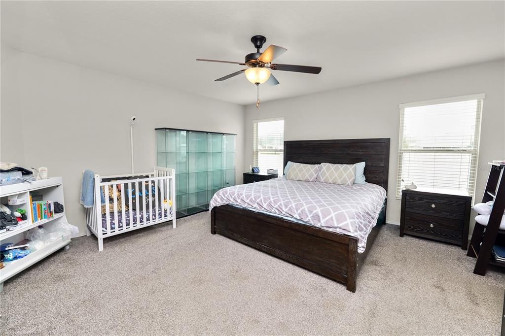 待售: $329,000 (4 贝兹, 2 浴室, 1715 平方英尺)